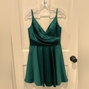 Lulus Dress, Homecoming, Holiday Dress, Party Dress - Emerald Green size 6
